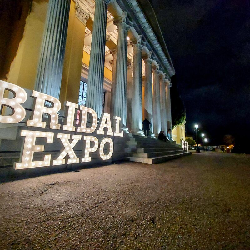 «Και όμως ο γάμος καλά κρατεί…»